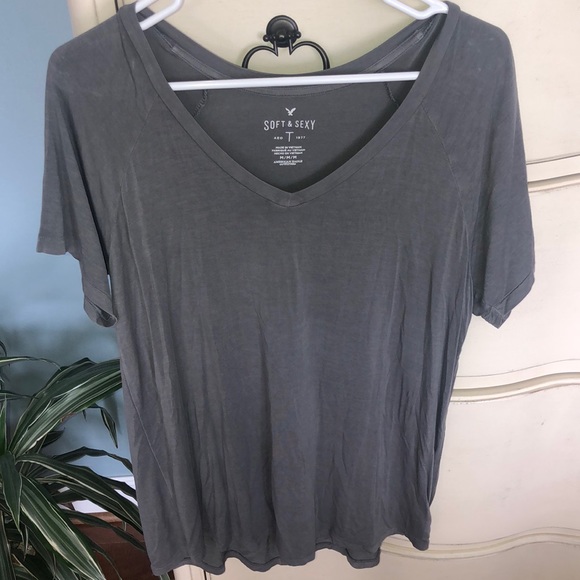 Dark grey American Eagle v-neck - Picture 1 of 2